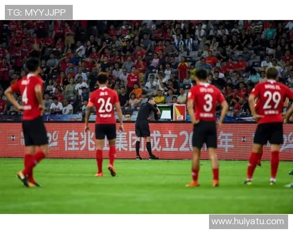 深圳佳兆业与大连一方的较量谁能在赛场上笑到最后